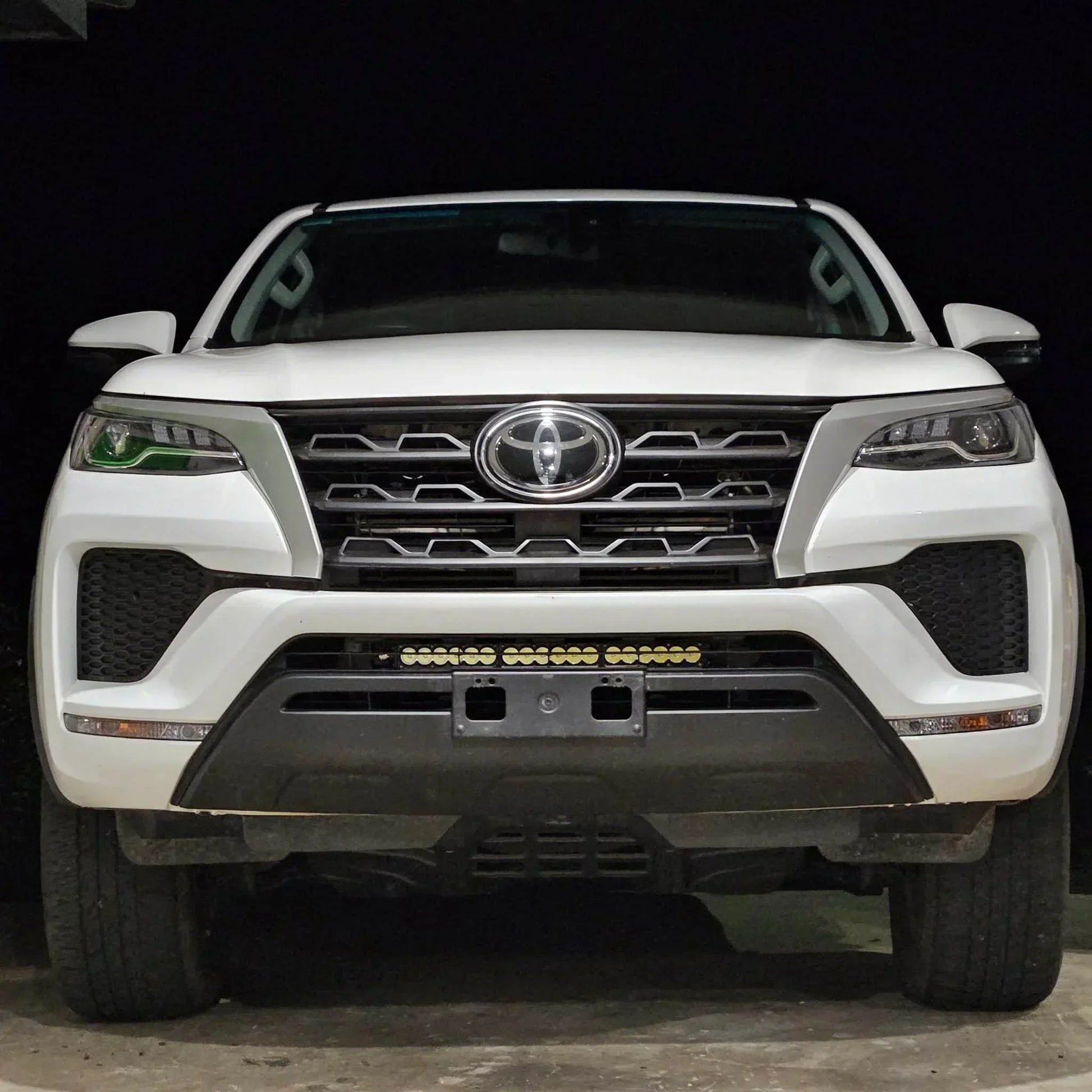 Toyota Fortuner 2018-on Behind Grille Light bar kit Behind Grille Integration Kit